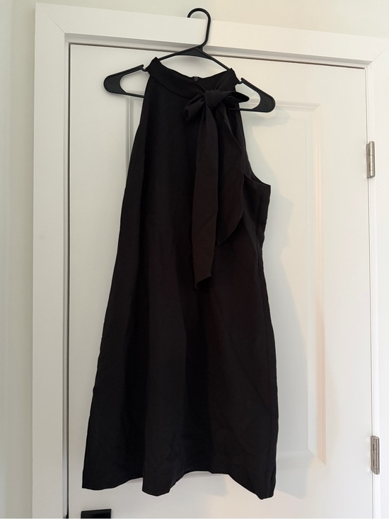 Vince Camuto Dresses & Skirts - Vince Camuto Black Bow Neck Sleeveless Shift Dress Size 14